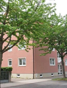 Sehr schöne 2. Zimmerwohnung im Dachgeschoss - Schweinfurt