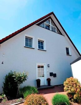 Gemütliche + renovierte Maisonette-Wohnung EBK, vielseitig nutzbarer Spitzboden Garage + Stellplatz - Syke