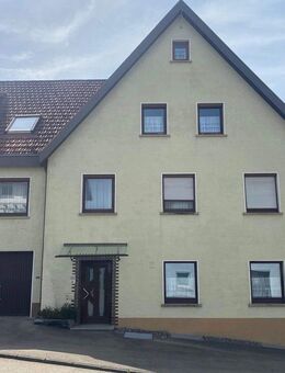 Großzügige Doppelhaushälfte mit Wintergarten, 3 Garagen und Sauna - Wehingen