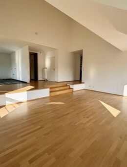 NEU im Angebot: Außergewöhnliche 4-Zi-Maisonettewohnung mit Balkon in Versbach ab sofort bezugsfrei! - Würzburg