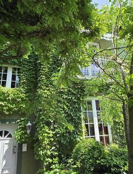 Große Stadtvilla als 2FH mit tollem Garten in bester Lage von Niedernhausen - Niedernhausen