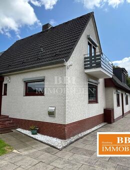 Sehr gepflegtes Einfamilienhaus mit angrenzender Wohnung auf schönem Grundstück in Quickborn-Renzel - Quickborn (Landkreis Pinneberg)
