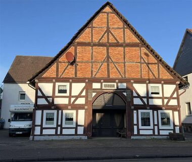 Lauenförde - Zweifamilienhaus mit Garage und Garten