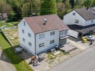 Mehrgenerationenhaus oder Investitionsobjekt: 4 Wohneinheiten, teilsaniert, mit großem Grundstück - Villingen-Schwenningen