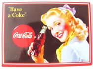 Coca Cola - Frau prostet zu - Magnetschild - Doberschütz