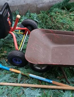 Kinderspielzeug Schaufel Laubrechen Schubkarre für den Garten Dreirad Federball u. andere Schläger - Karlsbad