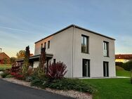 Modernes Bauhaus trifft auf Energieeffizienz (A+) - Stilvolles Traumhaus in ruhiger Lage - Zeitlofs