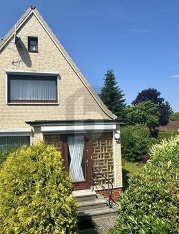 VERWUNSCHENER GARTEN TRIFFT SOLIDES FUNDAMENT - Schenefeld (Landkreis Pinneberg)