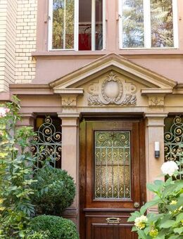Exklusives Stadthaus mit Originalstuck, Naturgarten und modernisierter Technik - Baden-Baden