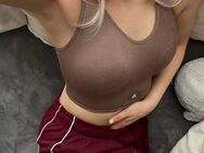 TOP BLONDE ESCORT EINER NATÜRLICHEN SCHÖNHEIT - München