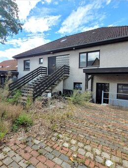 Großes Ein- bis Zweifamilienhaus in idyllischer Lage mit mit starken Renovierungsbedarf - Wesendorf