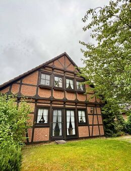 *Familienidyll in Garbsen-Meyenfeld – charmantes Fachwerkhaus mit großem Garten* - Garbsen