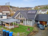Attraktives Einfamilienhaus mit Gestaltungsmöglichkeiten in guter Lage von Bad Endbach - Bad Endbach