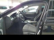 VW Passat Variant, 2.0 TDI, Jahr 2024 - München