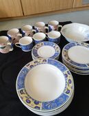 Geschirr Küche Schüsseln Teller verschiedene Tassen in 63110