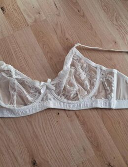 Weißer, durchsichtiger Spitzen BH - Bamberg