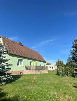 Arzberg * ruhig gelegenes EFH mit großem Grundstück* offene Küche* 4 Zimmer* Kaminesse vorhanden - Arzberg (Sachsen)