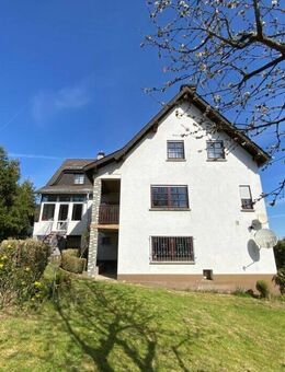 Aarbergen-Michelbach: Besondere Immobilie mit Charme, Ausblick und großem Grundstück! - Aarbergen