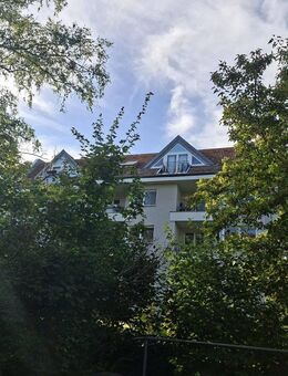 Große 2 Zimmerdachgeschoßwohnung in Lankwitz als solide Kapitalanlage - Berlin
