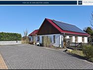 moderner energieeffizienter Bungalow mit schöner Außenanlage - Hespe