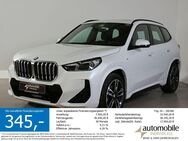 BMW X1, sDr 18i M Sportpaket H&K, Jahr 2023 - Paderborn