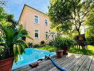 Eigene Etage im Zweifamilienhaus mit Garage, Carport und Gartenanteil mit Pool in Radebeul - Radebeul