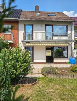 Tolles Reihenmittelhaus auf drei Etagen mit Potenzial: Potenzial im DG, Süd-Garten, Keller, Garage - Bergheim (Nordrhein-Westfalen)