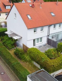Schönes Reihenendhaus mit Garten, Garage und Stellplatz in Nürnberg-Gebersdorf - Nürnberg
