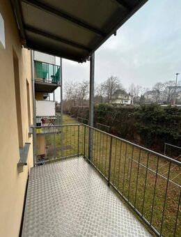 Objekt-Nr.: 1025 - schöne vermietete 3-Zimmer-ETW im 1. OG mit Wanne und Balkon in Plauen - Plauen
