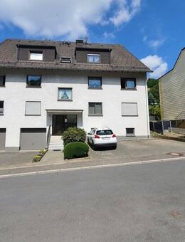 4 Zimmer Wohnung im EG in ruhiger, schöner, grüner Lage, Terrasse***Jobbcenter zahlt "KEINE" Miete! - Altena