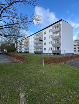 Malliß - Sofort Frei ! Sanierte 3 Raumwohnung mit Balkon in ruhiger Wohngegend - Malliß