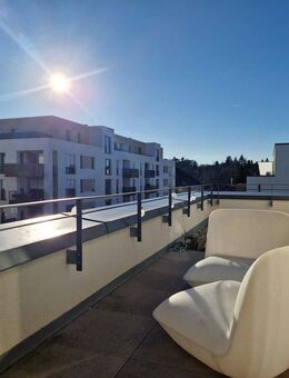 2-Zi.-Wohnung mit Dachterrasse, Einbauküche und 2 Stellplätzen - Villingen-Schwenningen