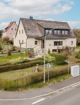 Wohntraum mit Rendite: Vielseitig verwendbares Mehrfamilienhaus mit 8,6% Rendite in Kirchenthumbach - Kirchenthumbach