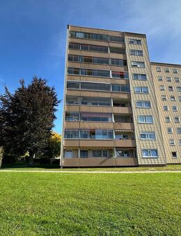120 m² Wohnfläche . Solide 4,5-Zimmer-Eigentumswohnung mit Einzelgarage in VS-Schwenningen - Villingen-Schwenningen