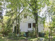 Stilvolles Haus (vollunterkellert) am Feldrand mit Garten und Garage im Berliner Umland (Werneuchen) - Werneuchen