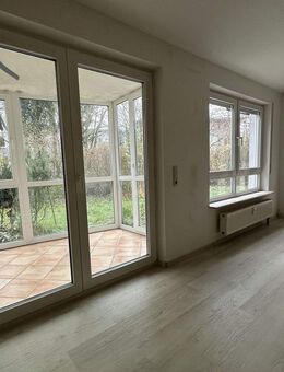 * 5 ansprechende Zimmer mit Garten und Aufzug * - Ludwigsburg