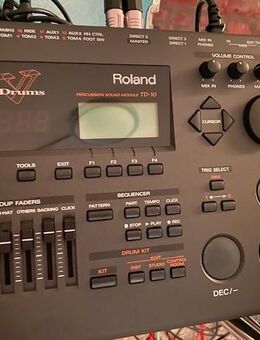 E-Drum Set Roland V-Drums TD-10 komplett mit vielen Extras - Essen