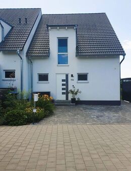Moderne Doppelhaushälfte mit Süd-Terrasse in ruhiger Lage - provisionsfrei, von privat - - Poxdorf (Bayern)