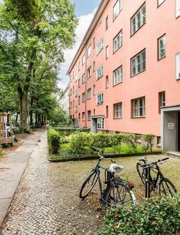 Vermietete 2-Zimmer-Dachgeschosswohnung im Kissingenviertel - Berlin