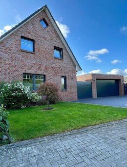 Traumhafte Doppelhaushälfte mit Wellnessbereich, Wintergarten, Doppelgarage und PV-Anlage - Delmenhorst