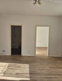 1,5 Zi.-Hochparterre-Wohnung mit Küche, ruhig gelegen im Grünen - Traventhal