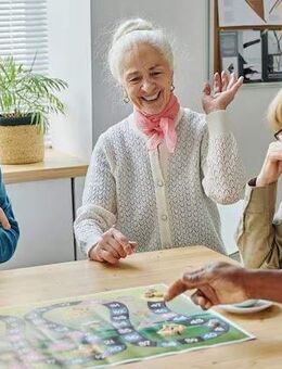 Senioren-WG sucht Mitbewohner/in - Zimmer in EG-Wohnung, Lütgendortmund - Dortmund