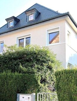 Hermann Immobilien: Charmante Stadtvilla mit großzügigem Grundstück & viel Privatsphäre - Hanau (Brüder-Grimm-Stadt)