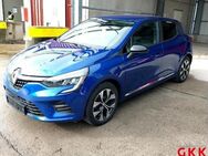 Renault Clio, 1.0 TCe Evolution Full RKam, Jahr 2023 - Rüsselsheim