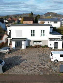 Modernes Mehrfamilienhaus mit 5 Einheiten, Baujahr 2020, in Lauenförde - Lauenförde