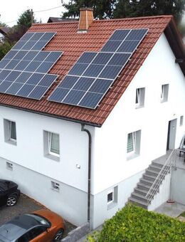 Familienfreundliches Einfamilienhaus mit Photovoltaik, Stellplätzen und Garten - Nalbach
