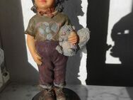 Deko Figur 19 cm Junge Kunststein? Polystone? 3,- - Flensburg