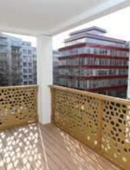 WUNDERSCHÖNE - 3 ZIMMER - WOHNUNG - BALKON - HOCHWERTIGE EINBAUKÜCHE - TG STELLPLATZ - Berlin