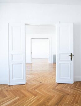 Traumhaft: Sanierte 4-Zimmer-Gründerzeit-Wohnung *Aufzug* - BEZUGSFREI - Berlin