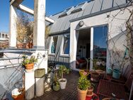 Vermietete, großzügige Dachgeschosswohnung im angesagten Prenzlauer Berg - Top Kapitalanlage - Berlin